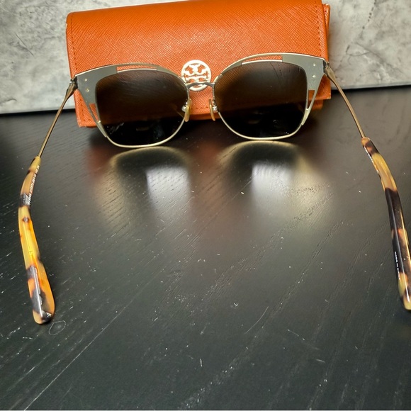 Tory Burch Sunglasses - TY6049 - Gold/ Tokyo Tortoise with Orange Case - Picture 8 of 11